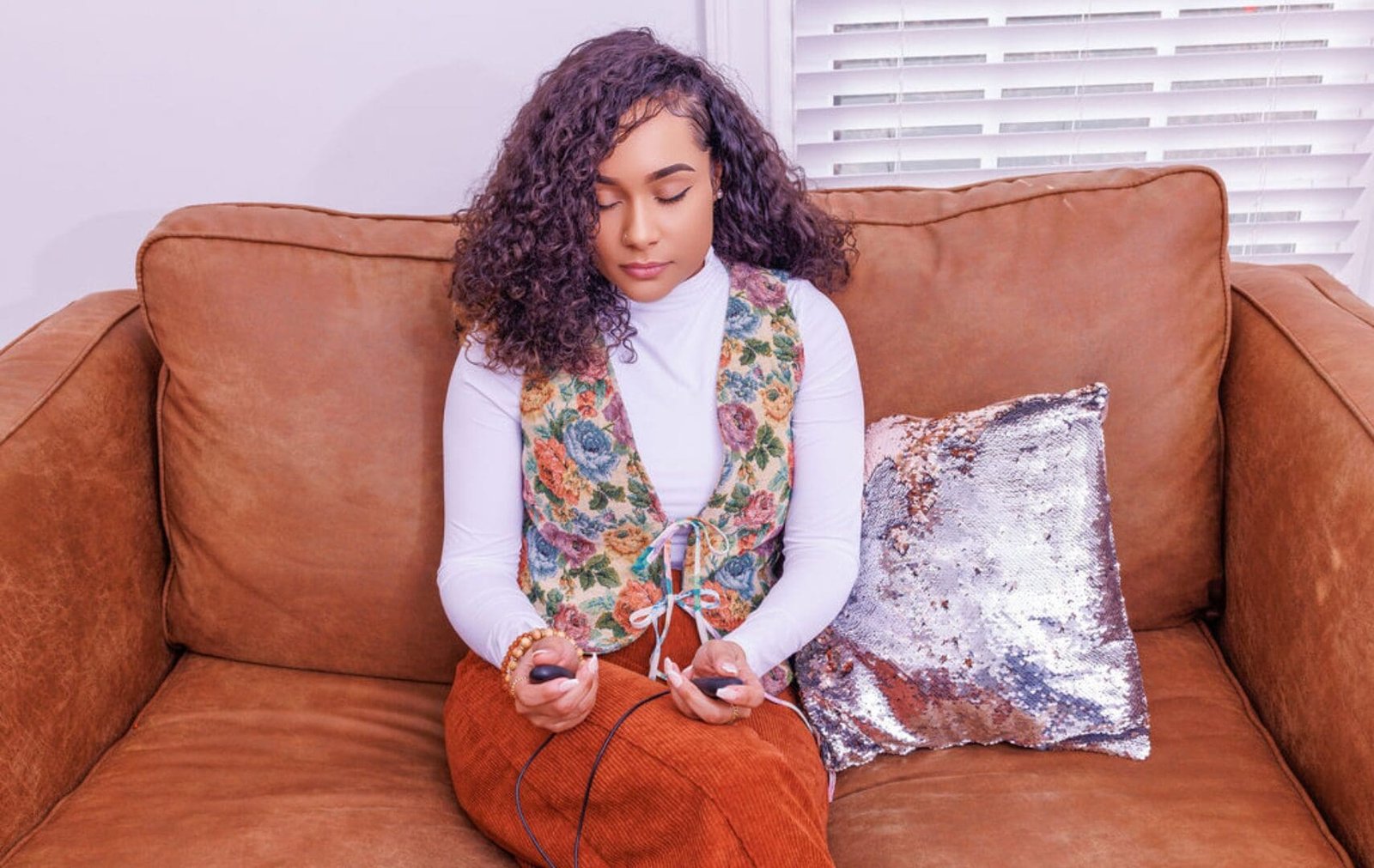 EMDR Therapy for Anxiety & Trauma | Atlanta Professionals | Buckhead Atlanta 30305, 30327 A woman using bilateral stimulation during EMDR therapy, representing anxiety therapy and trauma therapy for high-achieving professionals in Buckhead Atlanta.